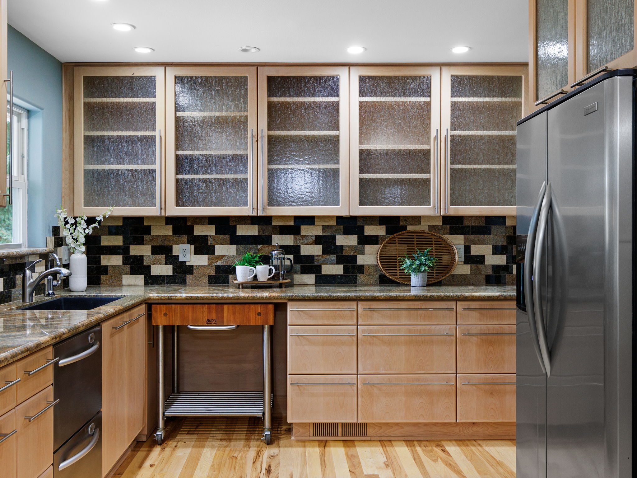 Kitchen - Main - Double drawer Dishwasher
