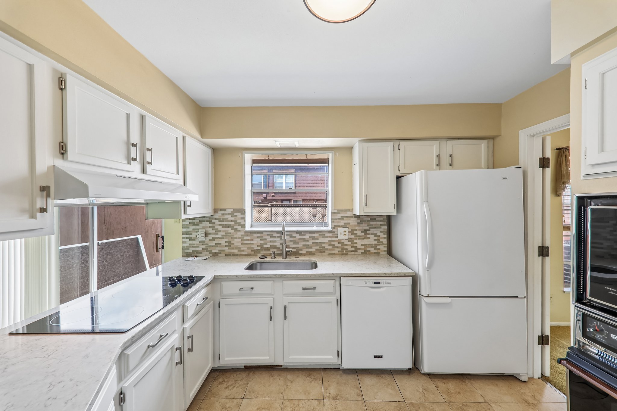 13484 Coliseum Dr-S2705-011.jpg