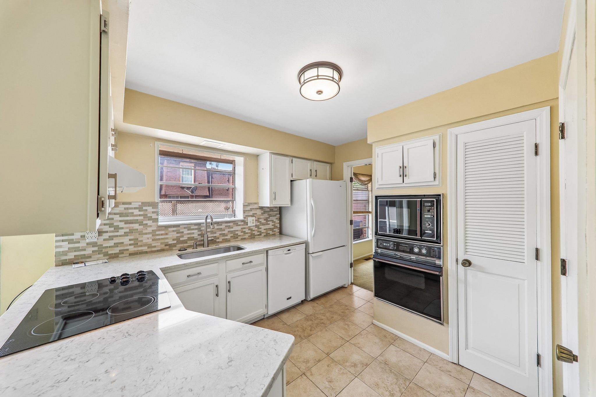 13484 Coliseum Dr-S2705-012.jpg