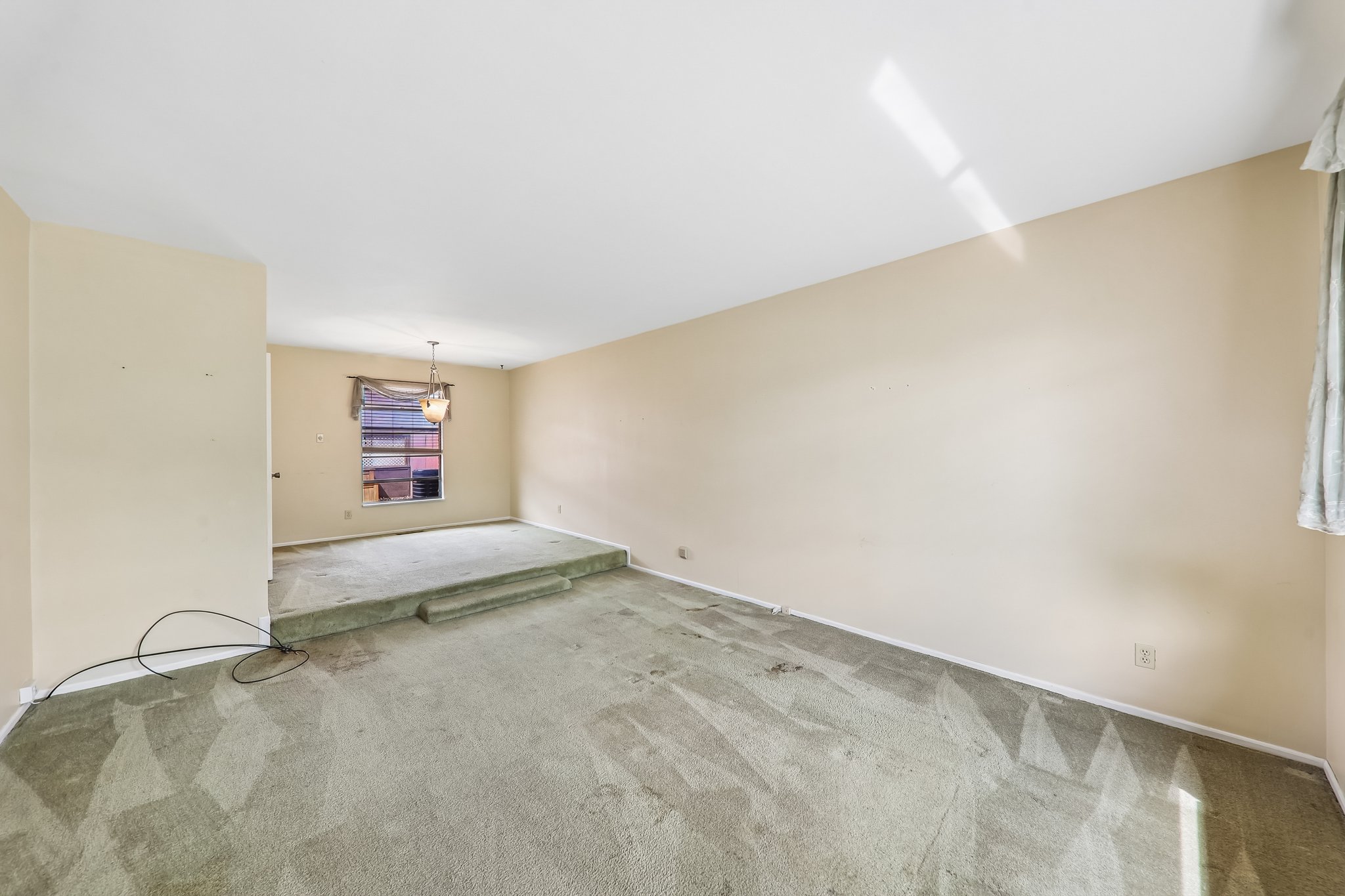 13484 Coliseum Dr-S2705-015.jpg