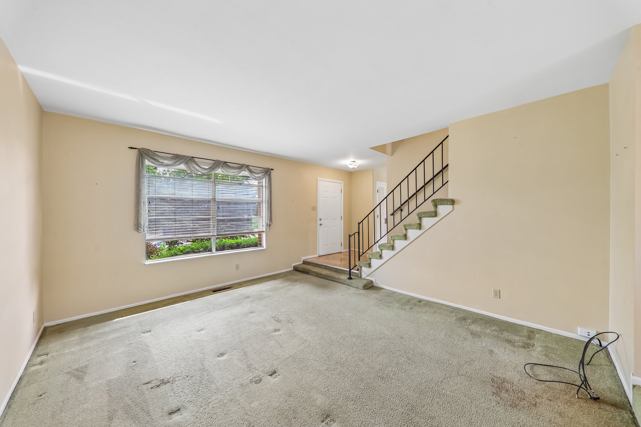 13484 Coliseum Dr-S2705-017.jpg