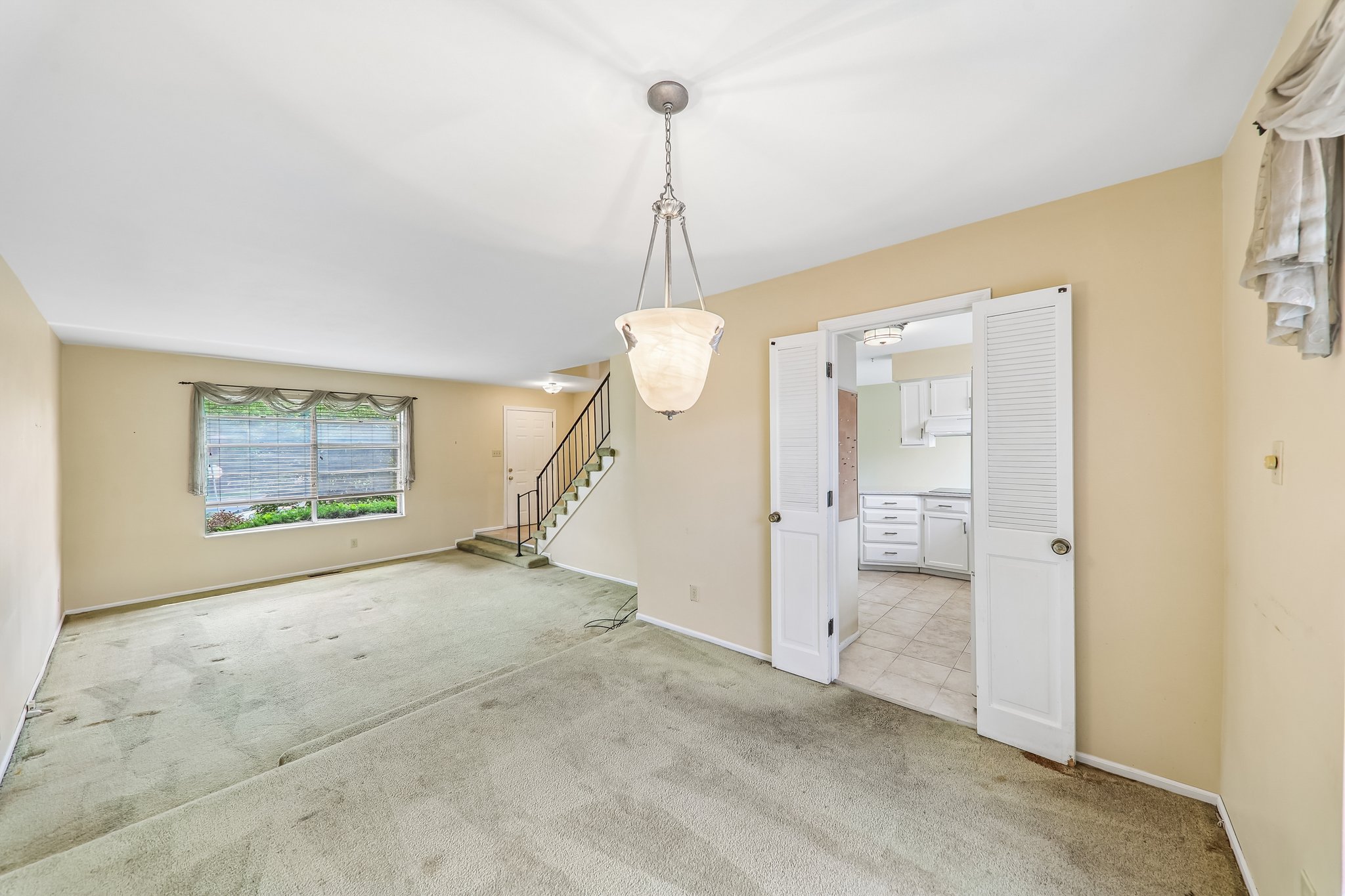 13484 Coliseum Dr-S2705-019.jpg