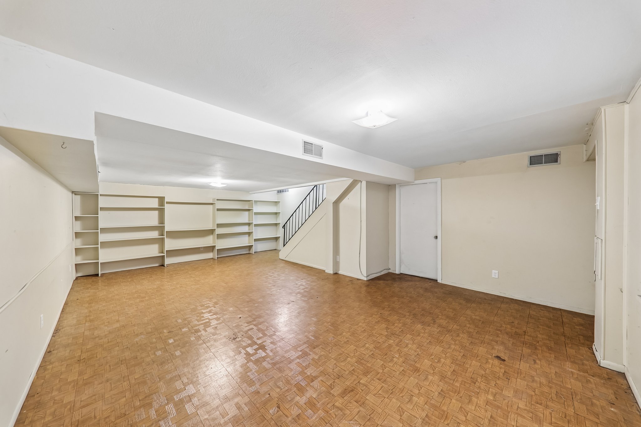 13484 Coliseum Dr-S2705-032.jpg