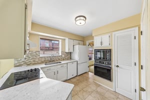 13484 Coliseum Dr-S2705-012.jpg