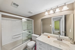 13484 Coliseum Dr-S2705-021.jpg