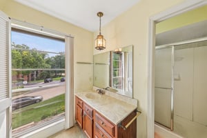 13484 Coliseum Dr-S2705-027.jpg