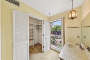 13484 Coliseum Dr-S2705-028.jpg