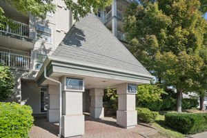  Photo 0