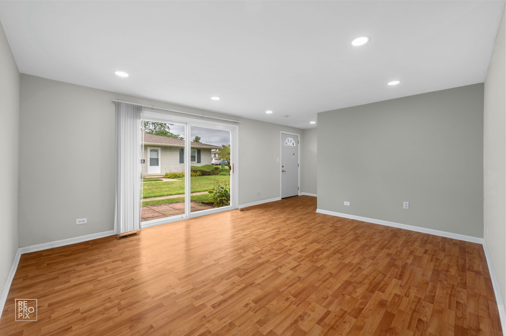 135 Barcliffe Ln, Schaumburg, IL 60194_003