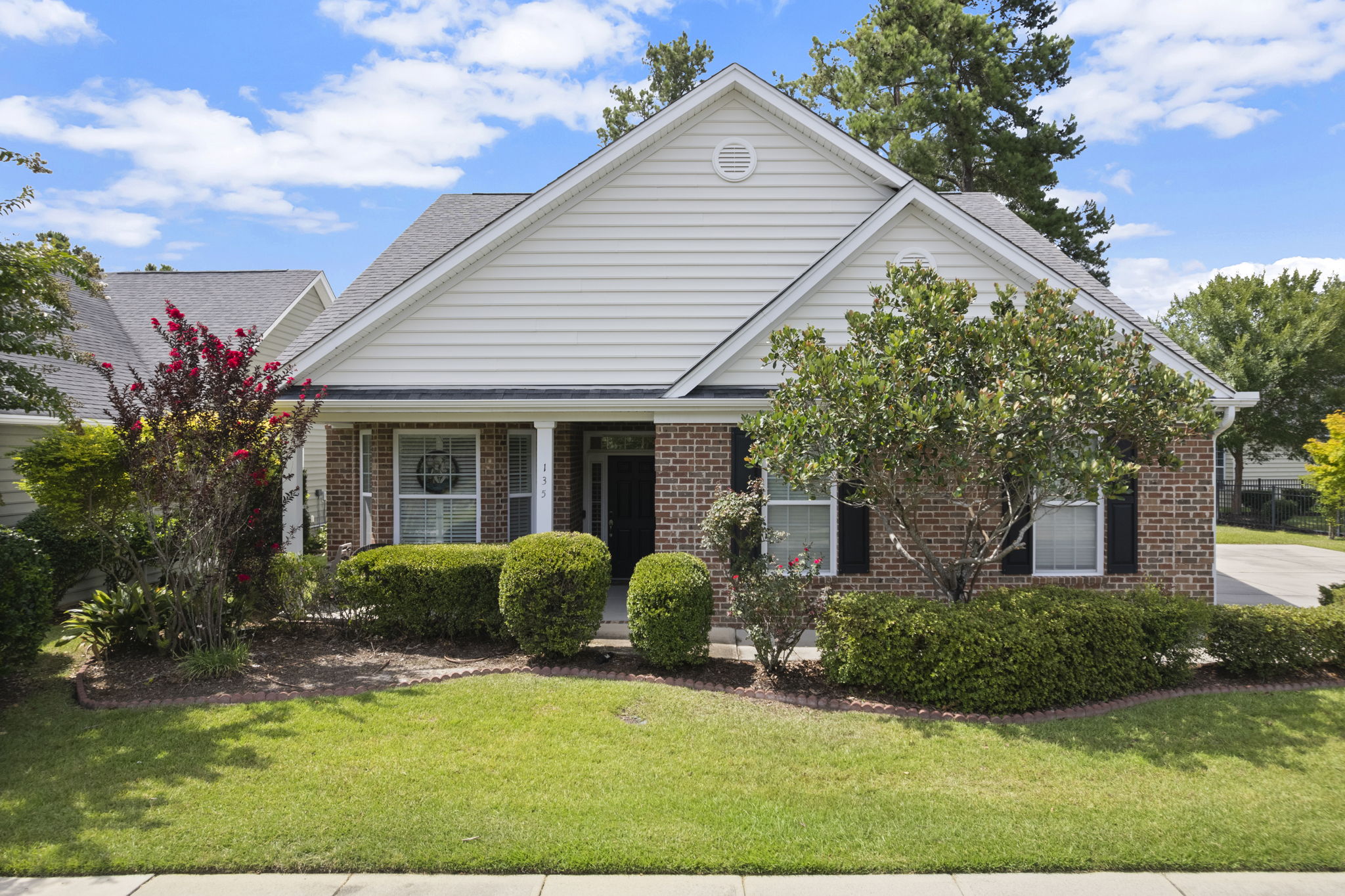 135 Brutus Ln, Summerville, SC 29485, USA Photo 2