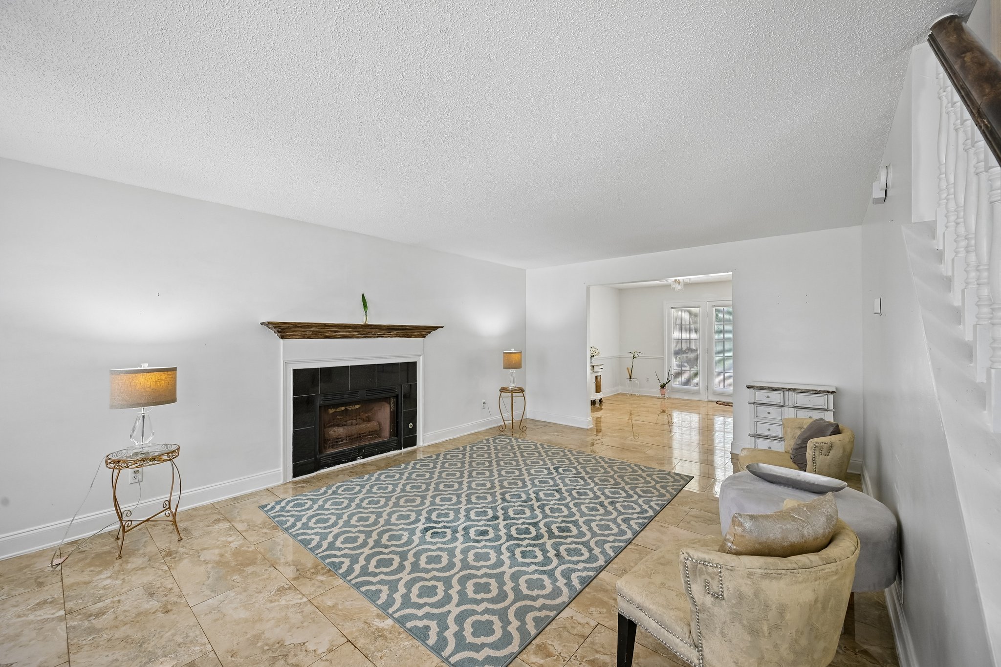 Creekview Dr-S2208-009.jpg