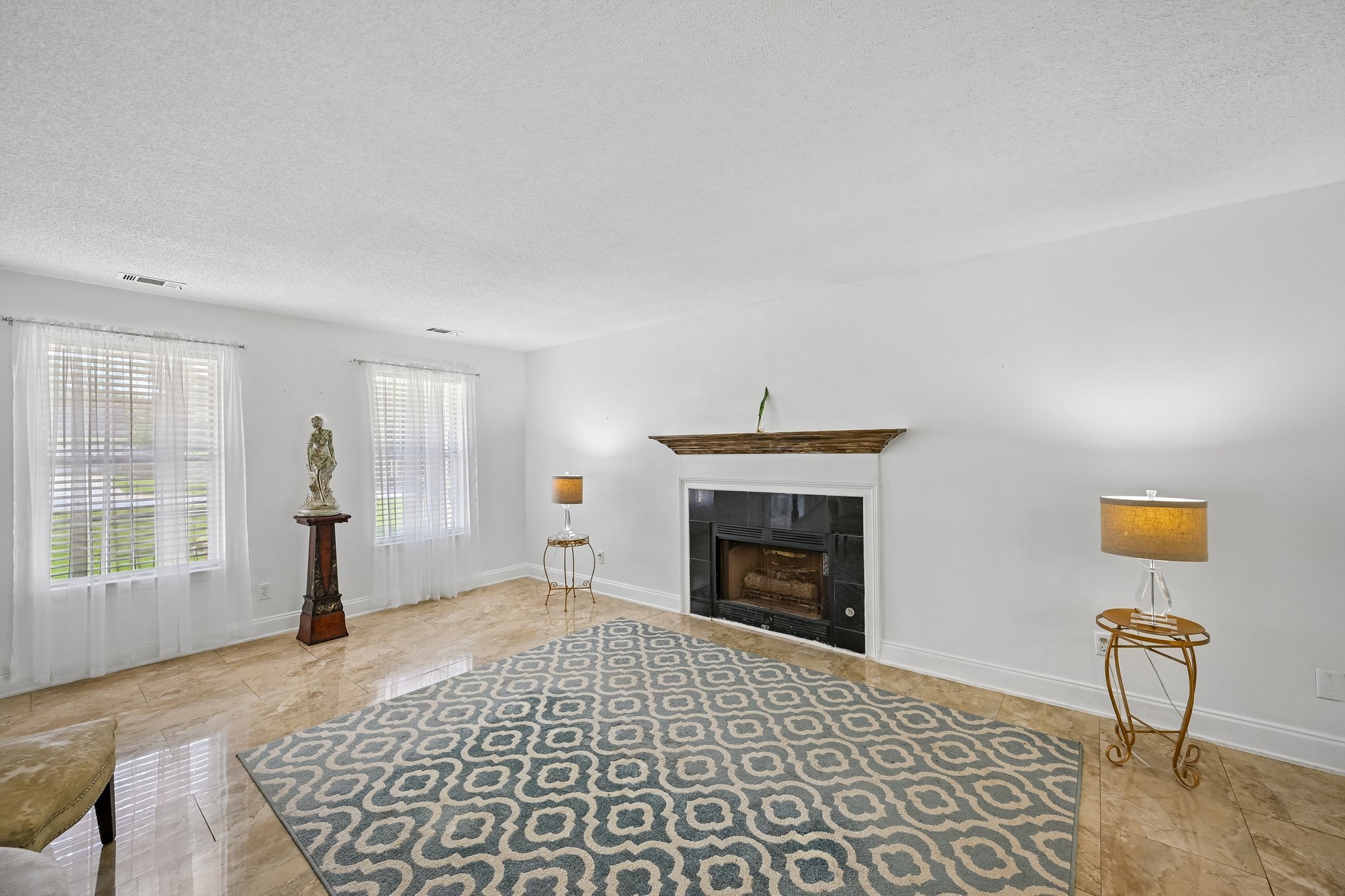 Creekview Dr-S2208-011.jpg
