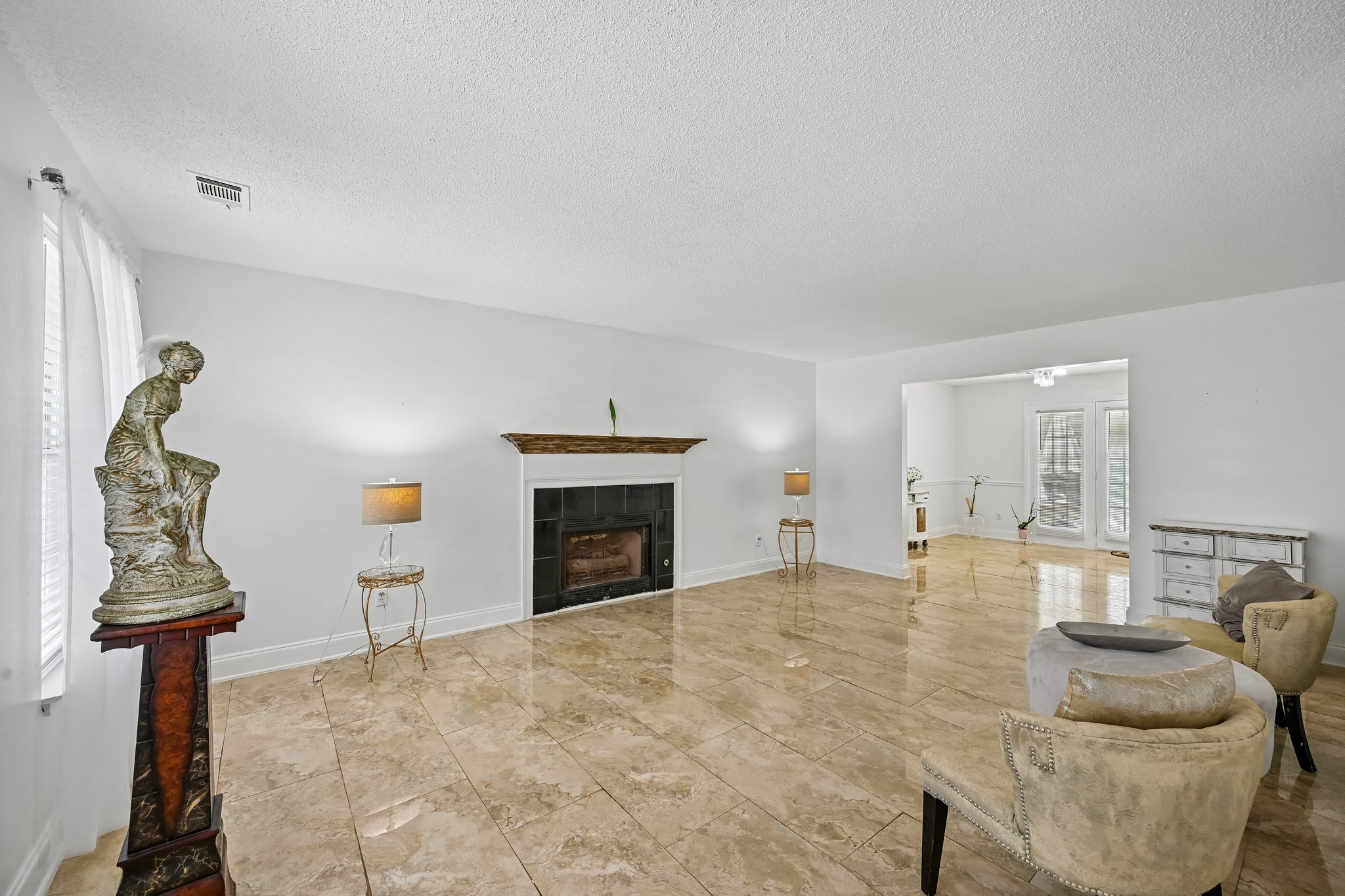 Creekview Dr-S2208-016.jpg