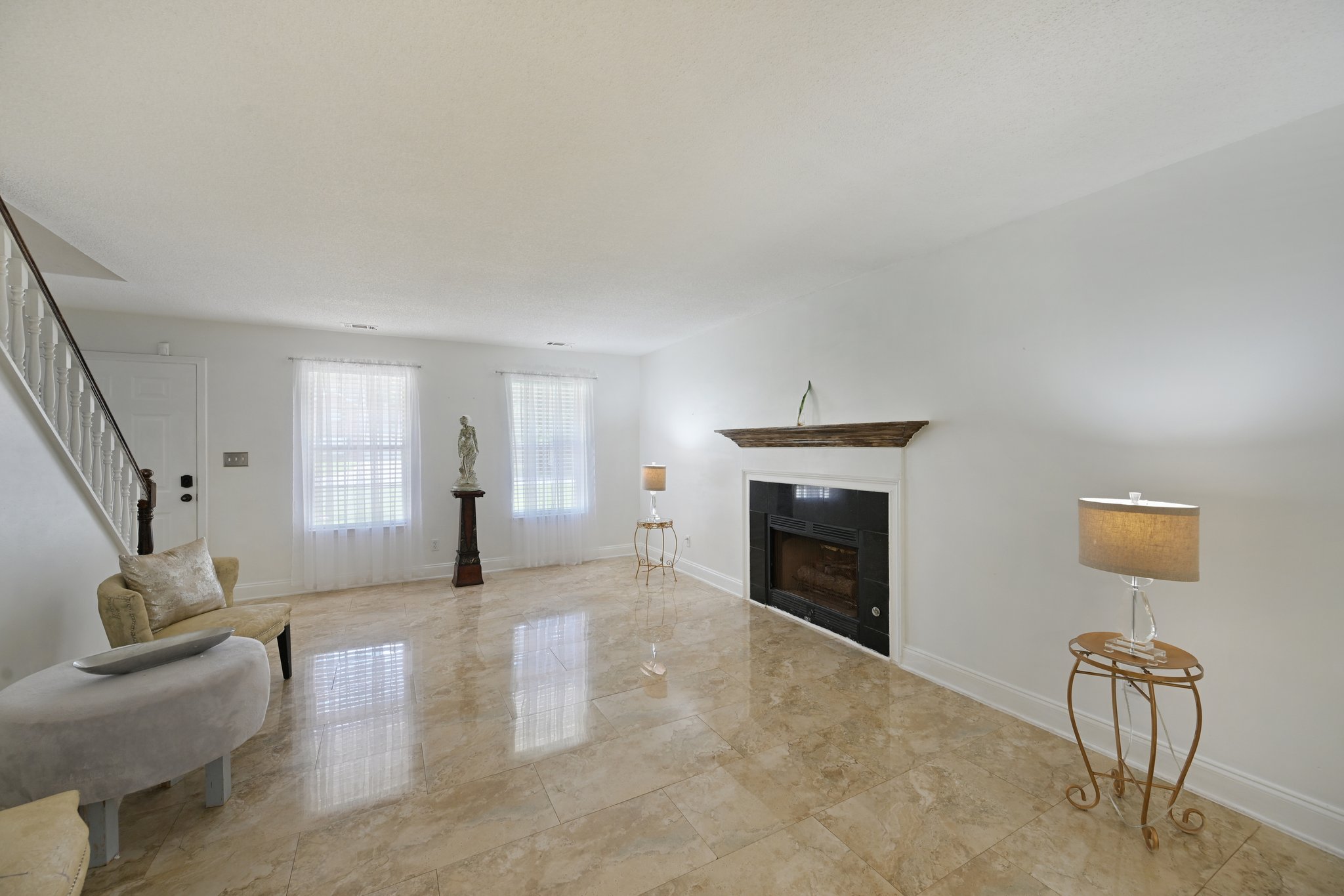 Creekview Dr-S2208-019.jpg