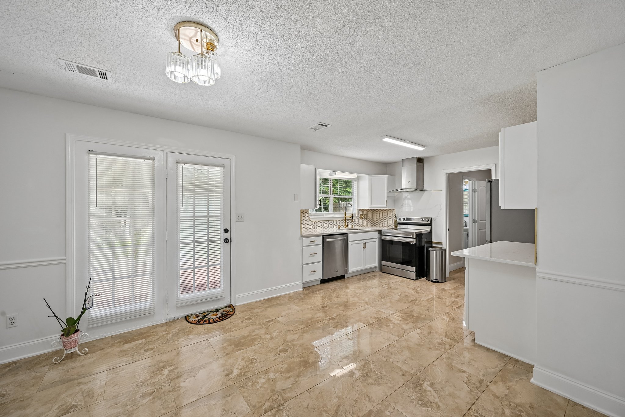 Creekview Dr-S2208-020.jpg