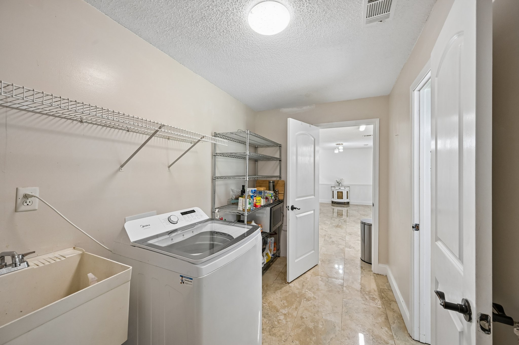 Creekview Dr-S2208-028.jpg
