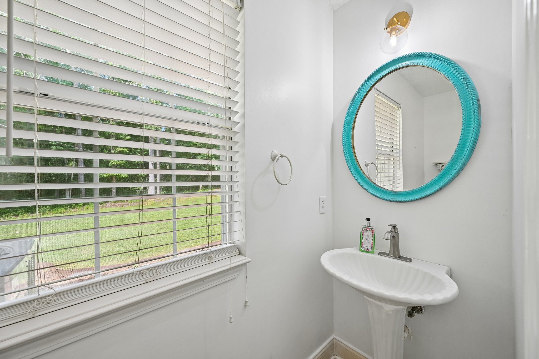 Creekview Dr-S2208-029.jpg