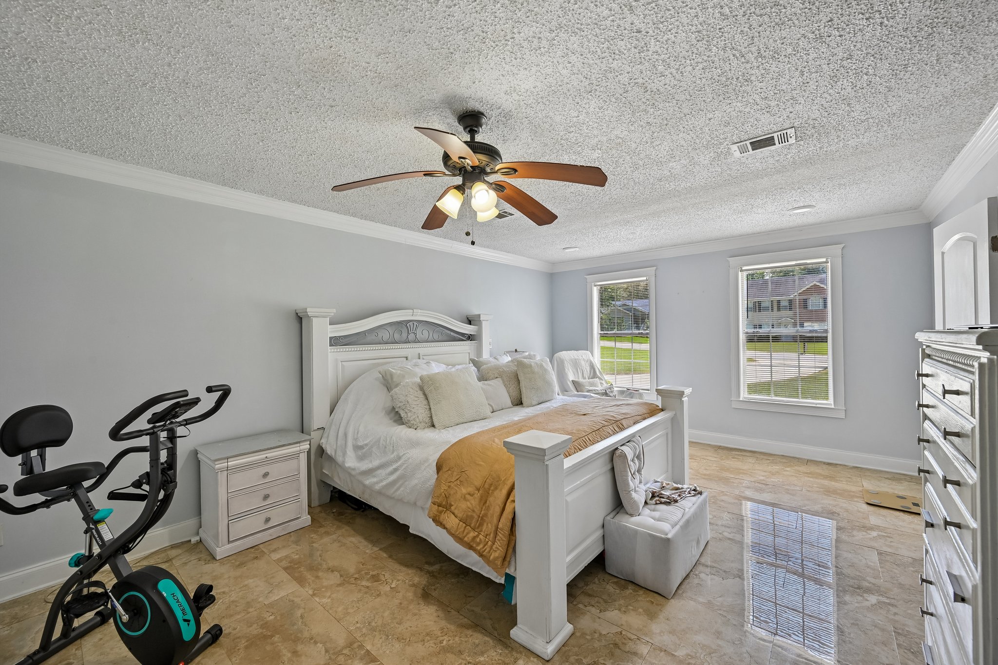 Creekview Dr-S2208-032.jpg