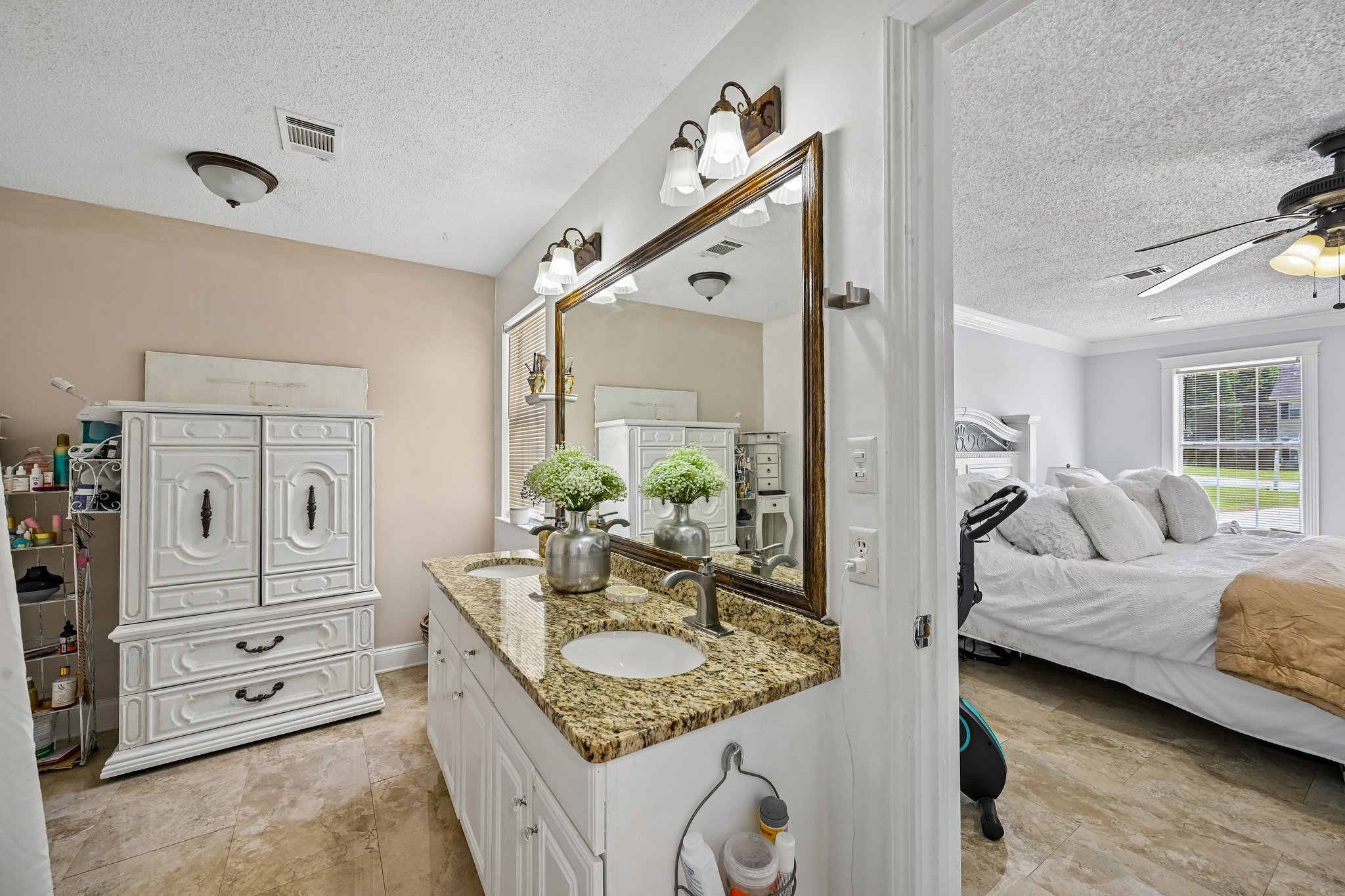 Creekview Dr-S2208-035.jpg