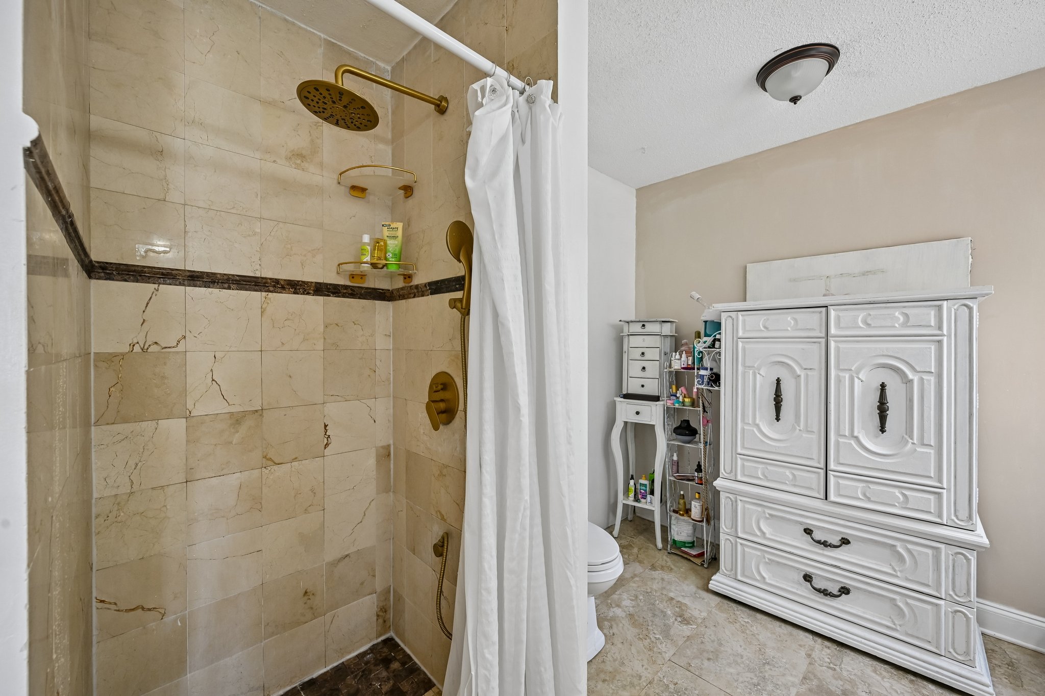 Creekview Dr-S2208-036.jpg