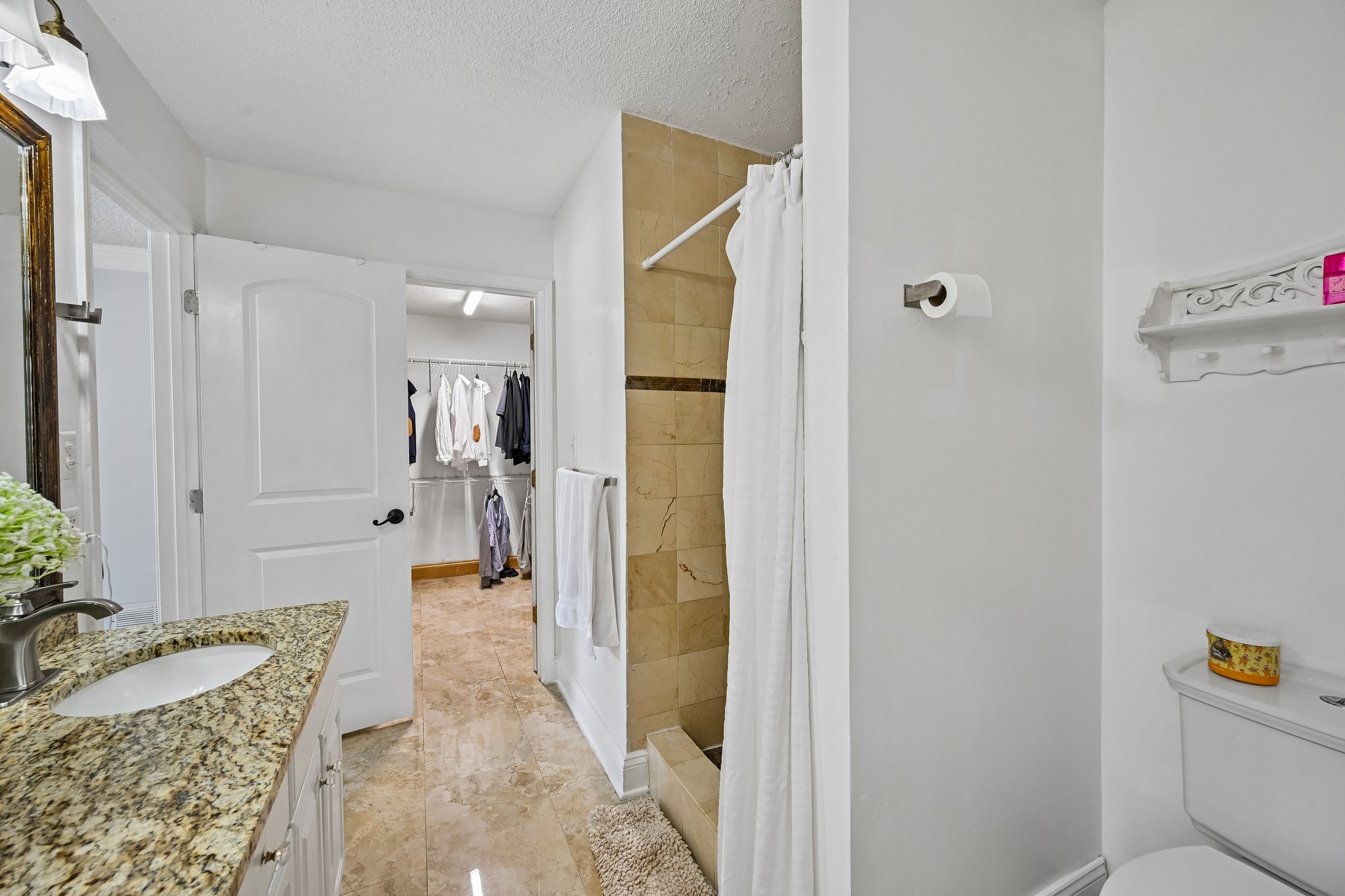 Creekview Dr-S2208-037.jpg