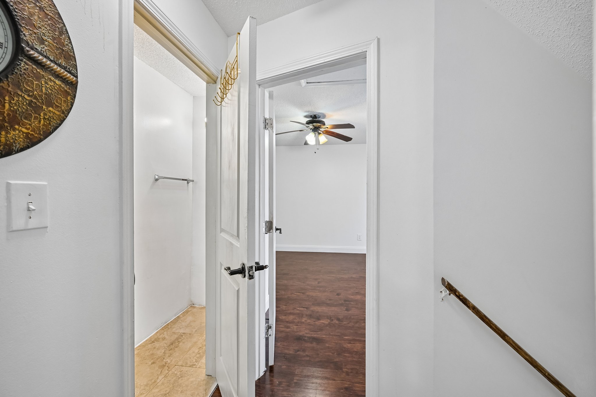 Creekview Dr-S2208-044.jpg