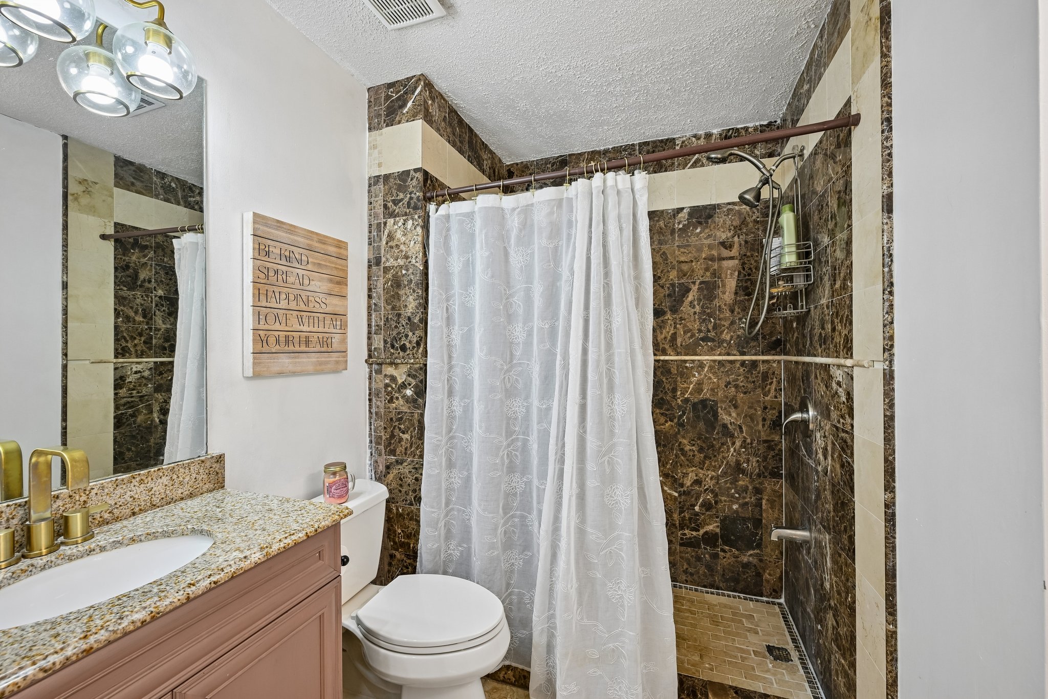 Creekview Dr-S2208-045.jpg