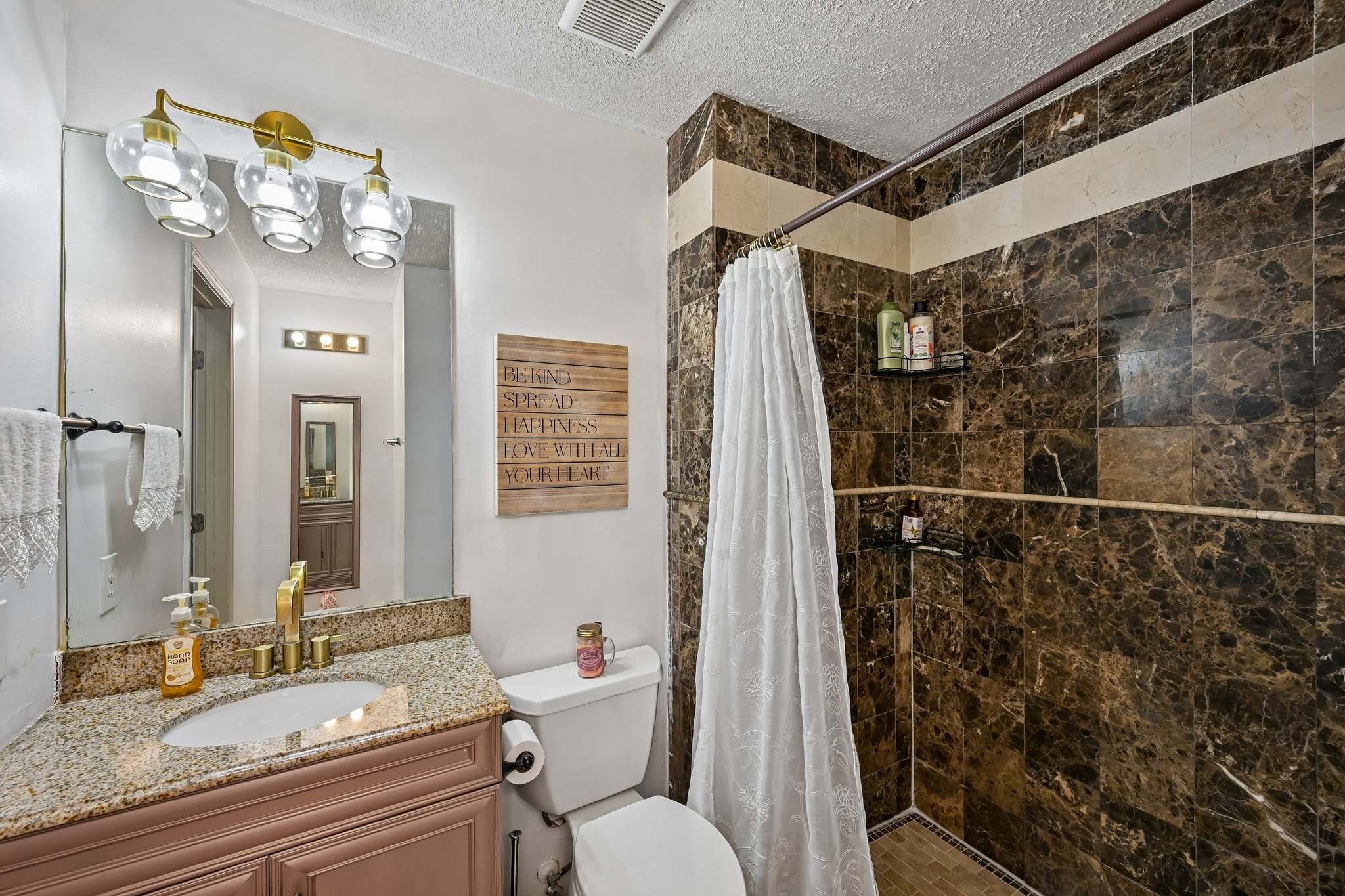 Creekview Dr-S2208-047.jpg