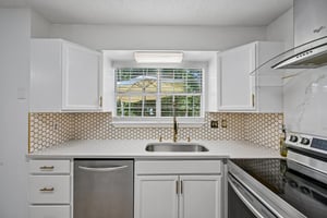 Creekview Dr-S2208-024.jpg