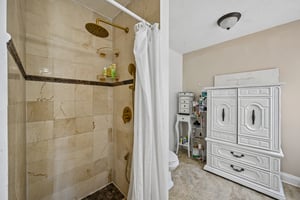 Creekview Dr-S2208-036.jpg