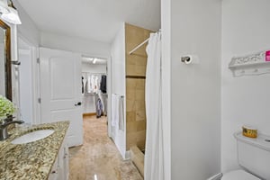 Creekview Dr-S2208-037.jpg