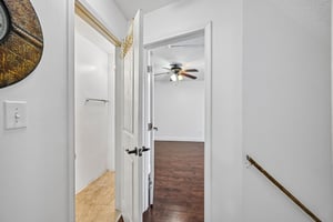 Creekview Dr-S2208-044.jpg