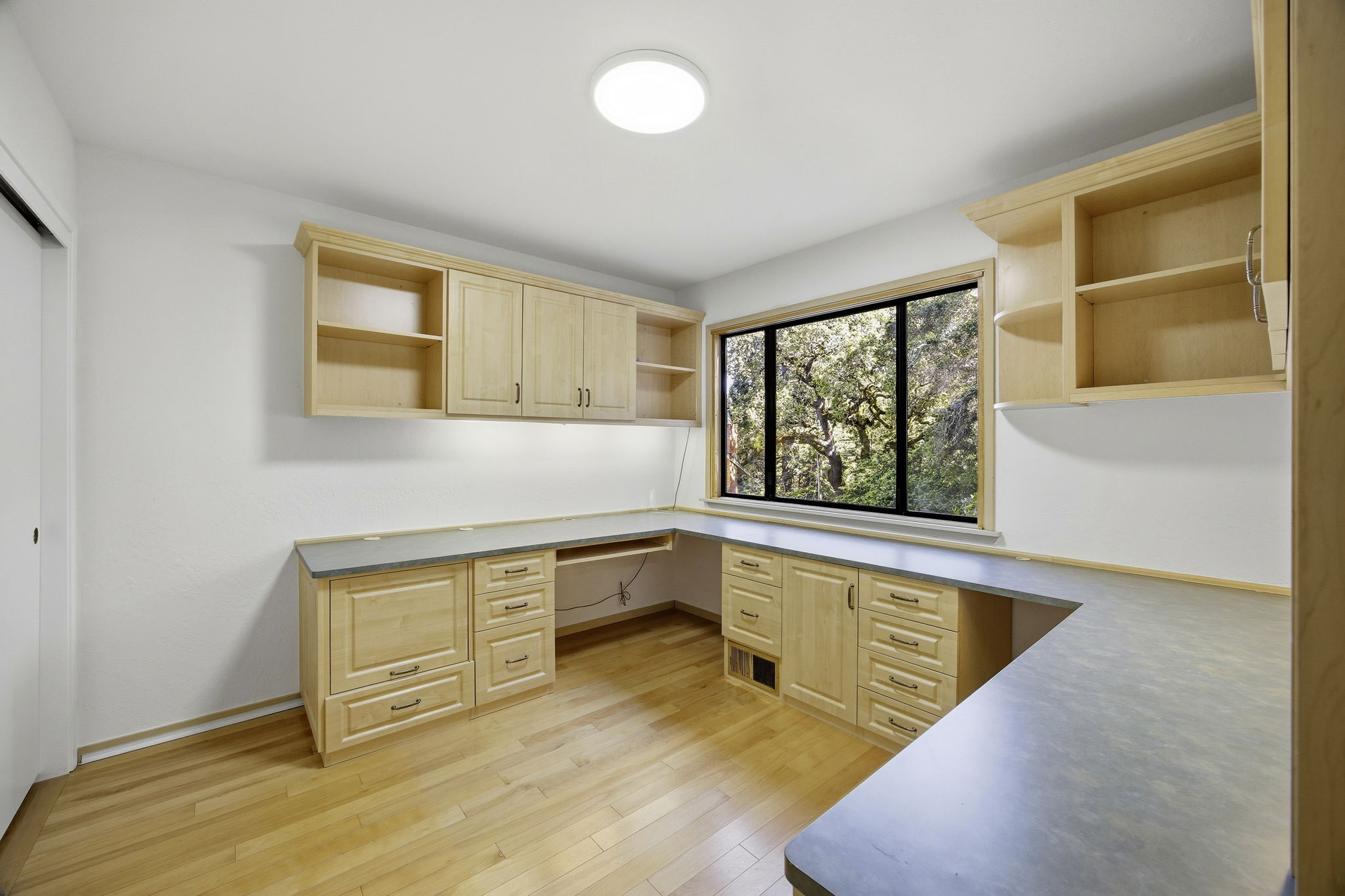 Photo 31