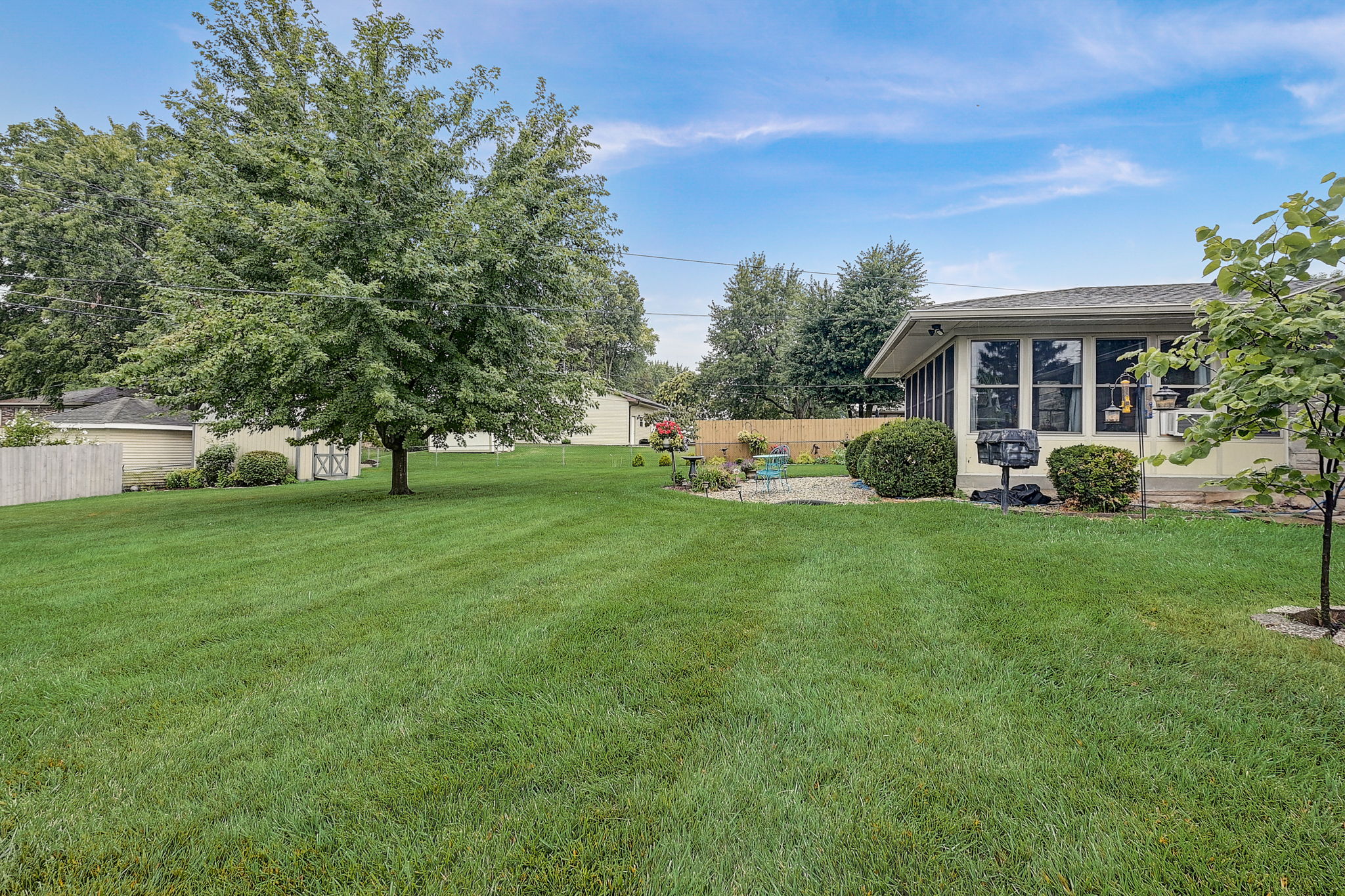 E Hickory Ln-038