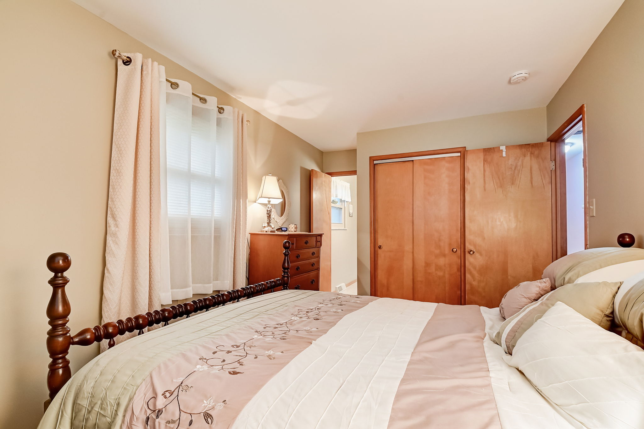 E Hickory Ln-028