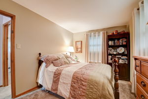 E Hickory Ln-027