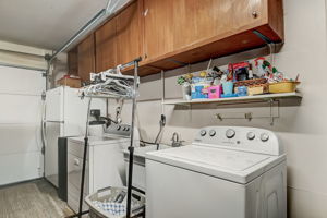 E Hickory Ln-036