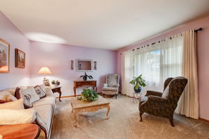 E Hickory Ln-009