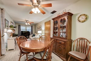 E Hickory Ln-016