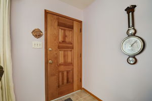 E Hickory Ln-007