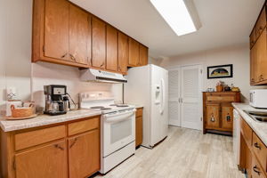 E Hickory Ln-014