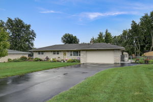 E Hickory Ln-002