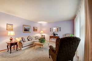 E Hickory Ln-008