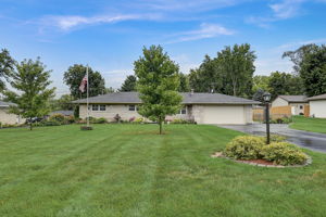 E Hickory Ln-005