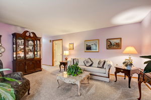 E Hickory Ln-011