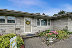 E Hickory Ln-006