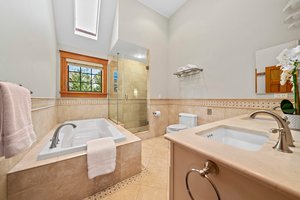 135 Lagrange St, Chestnut Hill, MA 02467, USA Photo 18