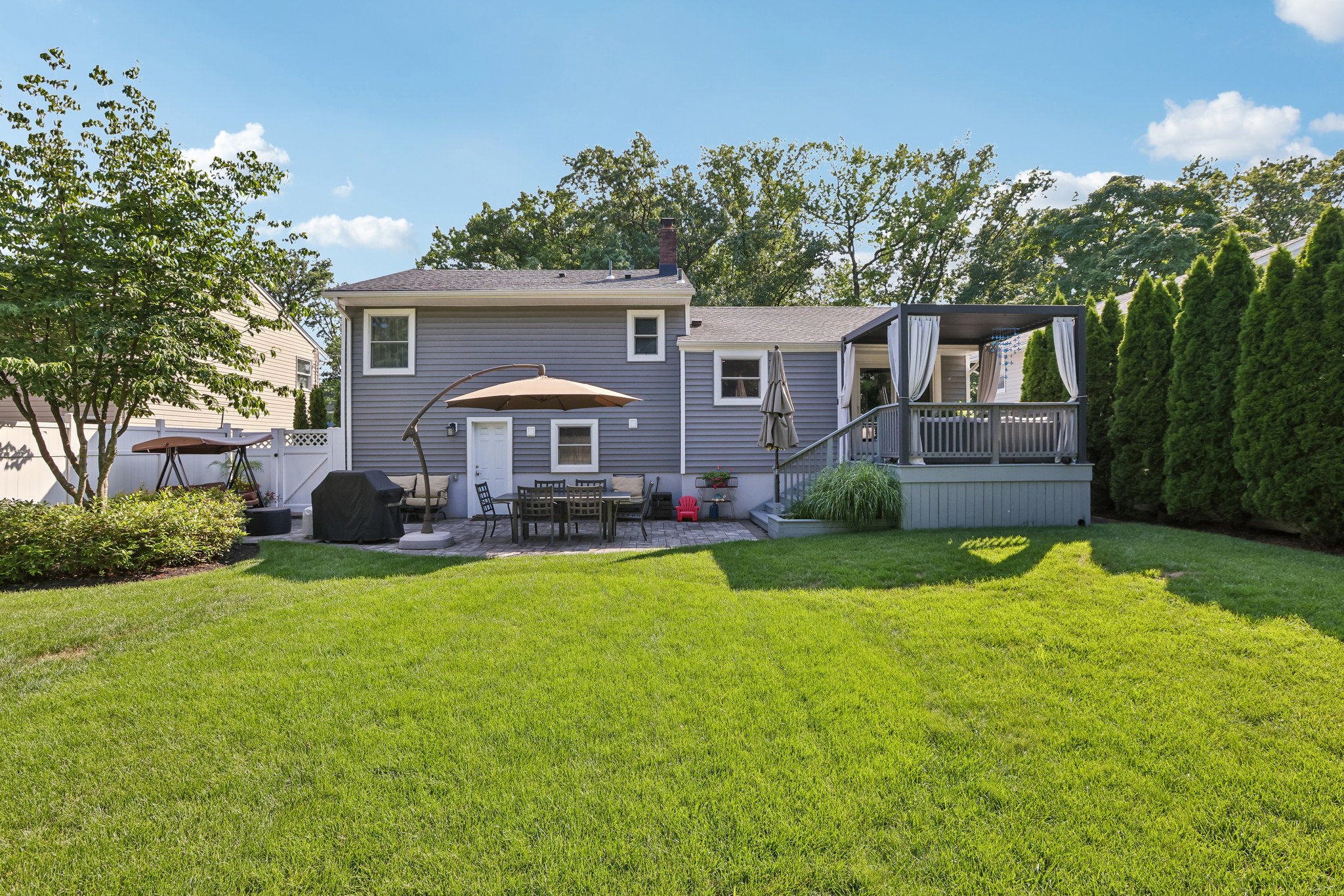Locust Dr-S2407-056.jpg