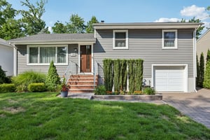 Locust Dr-S2407-002.jpg