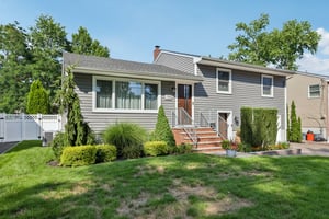 Locust Dr-S2407-003.jpg